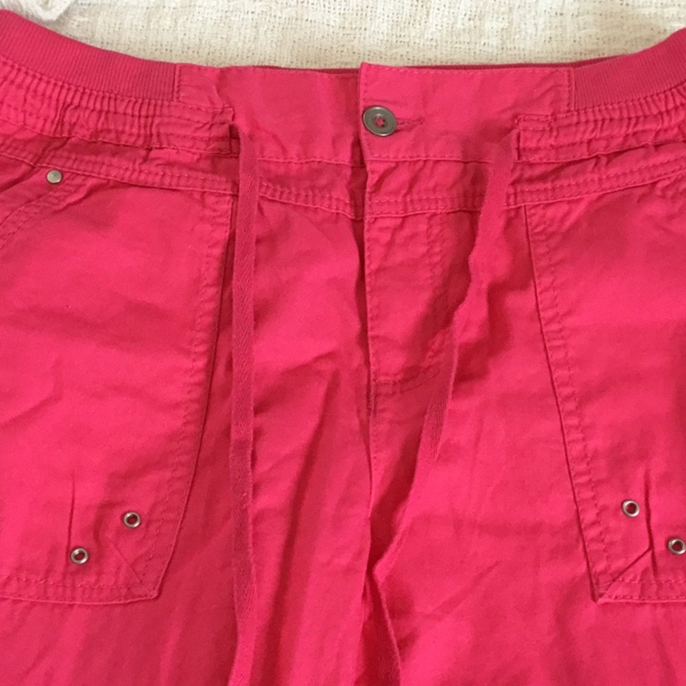 NWOT Ladies capris pants. Size 12 - Picture 2 of 5